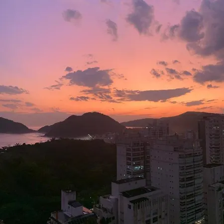 Melhor vista do Guarujá (Apartamento pé na areia)-3